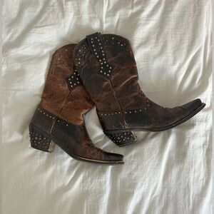 Ariat Women’s Leather Studded Boots 10B
